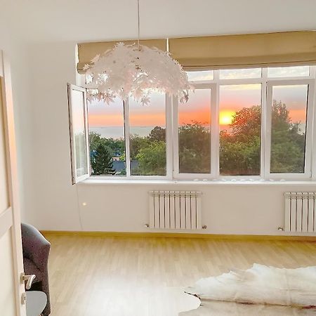 Ferienwohnung Sterna Sea View - Французський Бульвар Odessa Exterior foto